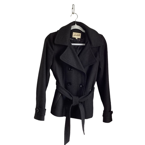 Grane Jackets & Blazers - Grane Women’s Gray Hooded Pea Coat With Belt.  Size M